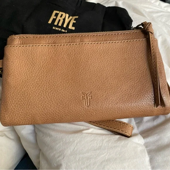Frye Clutch NEW - Picture 2 of 4